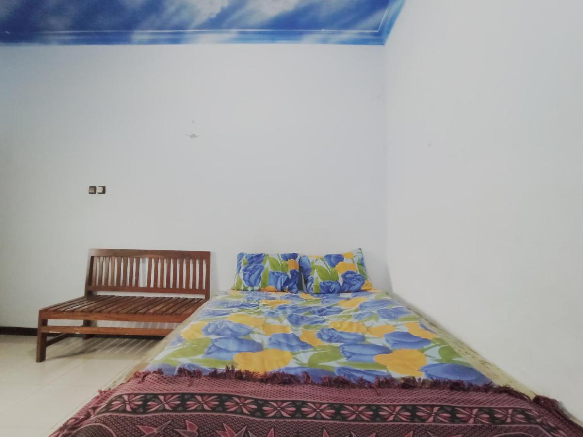 Oyo 90093 Dw Hotel Μαλάνγκ Εξωτερικό φωτογραφία