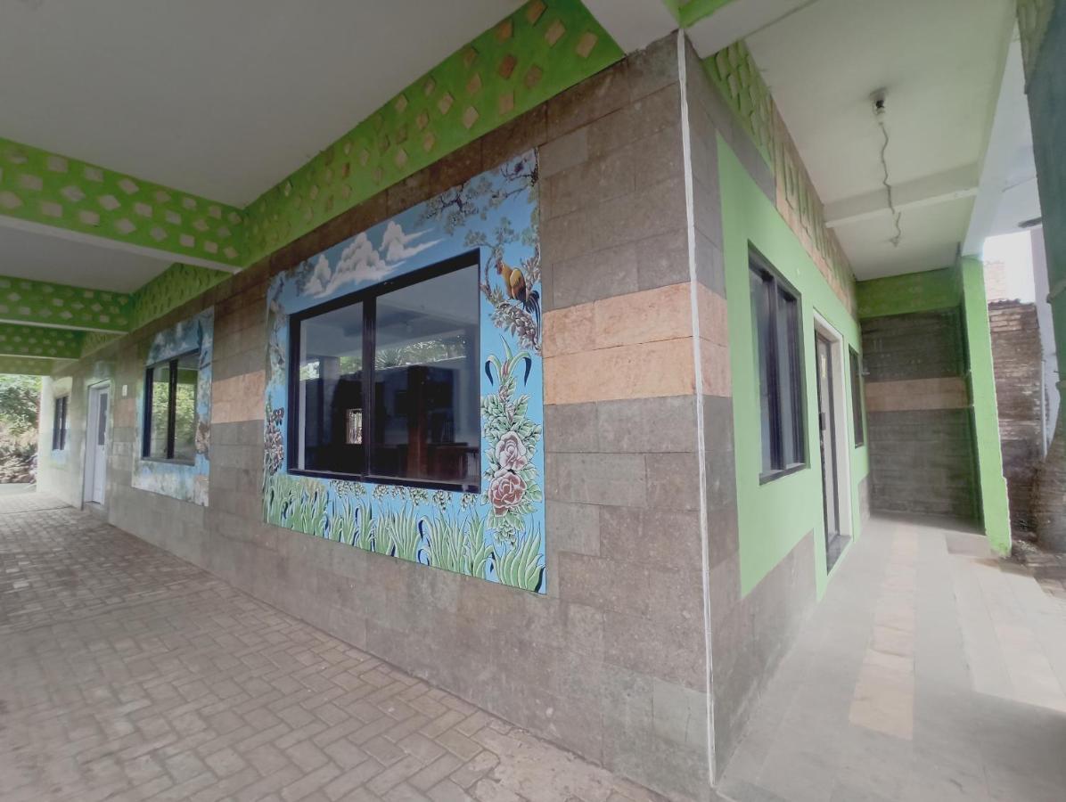 Oyo 90093 Dw Hotel Μαλάνγκ Εξωτερικό φωτογραφία