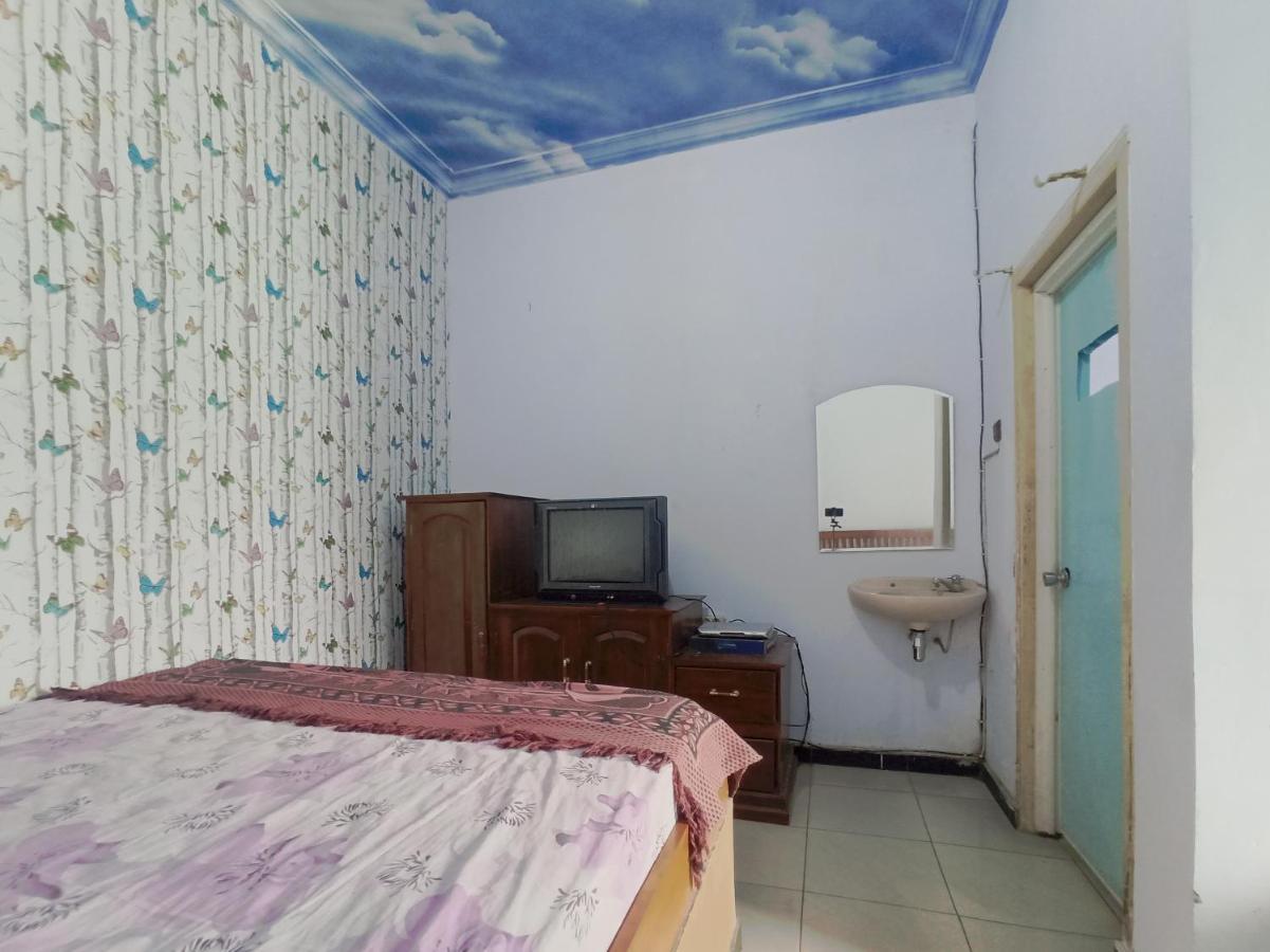 Oyo 90093 Dw Hotel Μαλάνγκ Εξωτερικό φωτογραφία